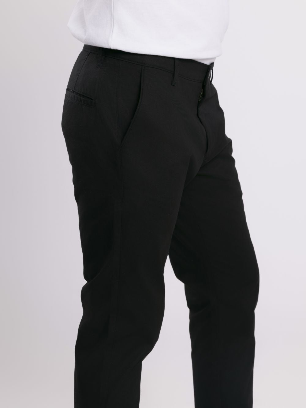 MOC - Celana Panjang Chinos Pria Oswald - Black