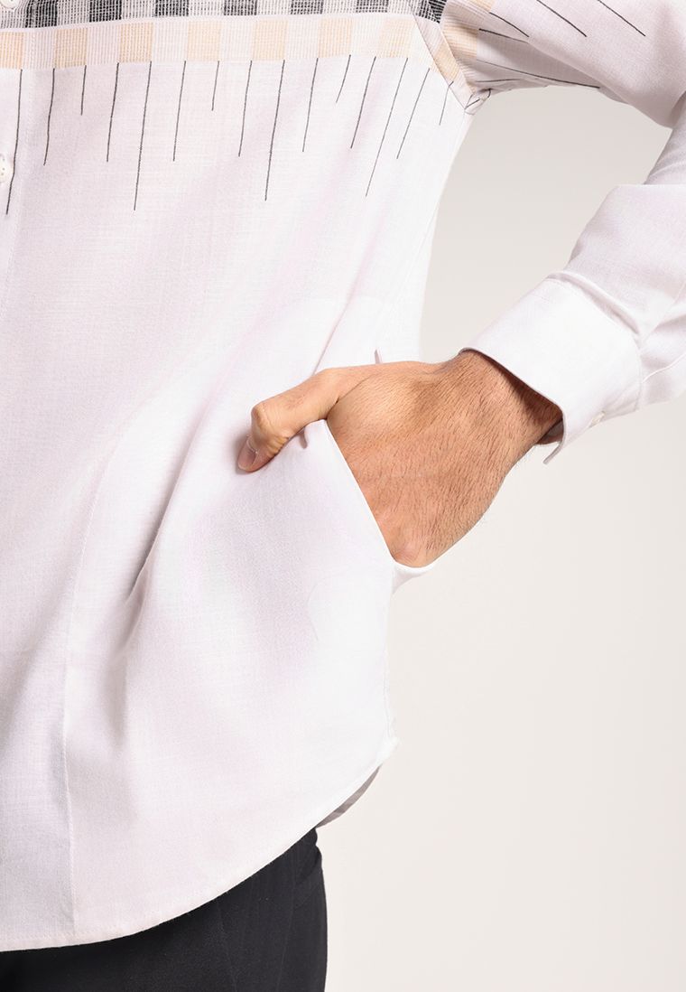 Men's Top by MOC Kemeja Koko Lengan Panjang Pria Doshta - White