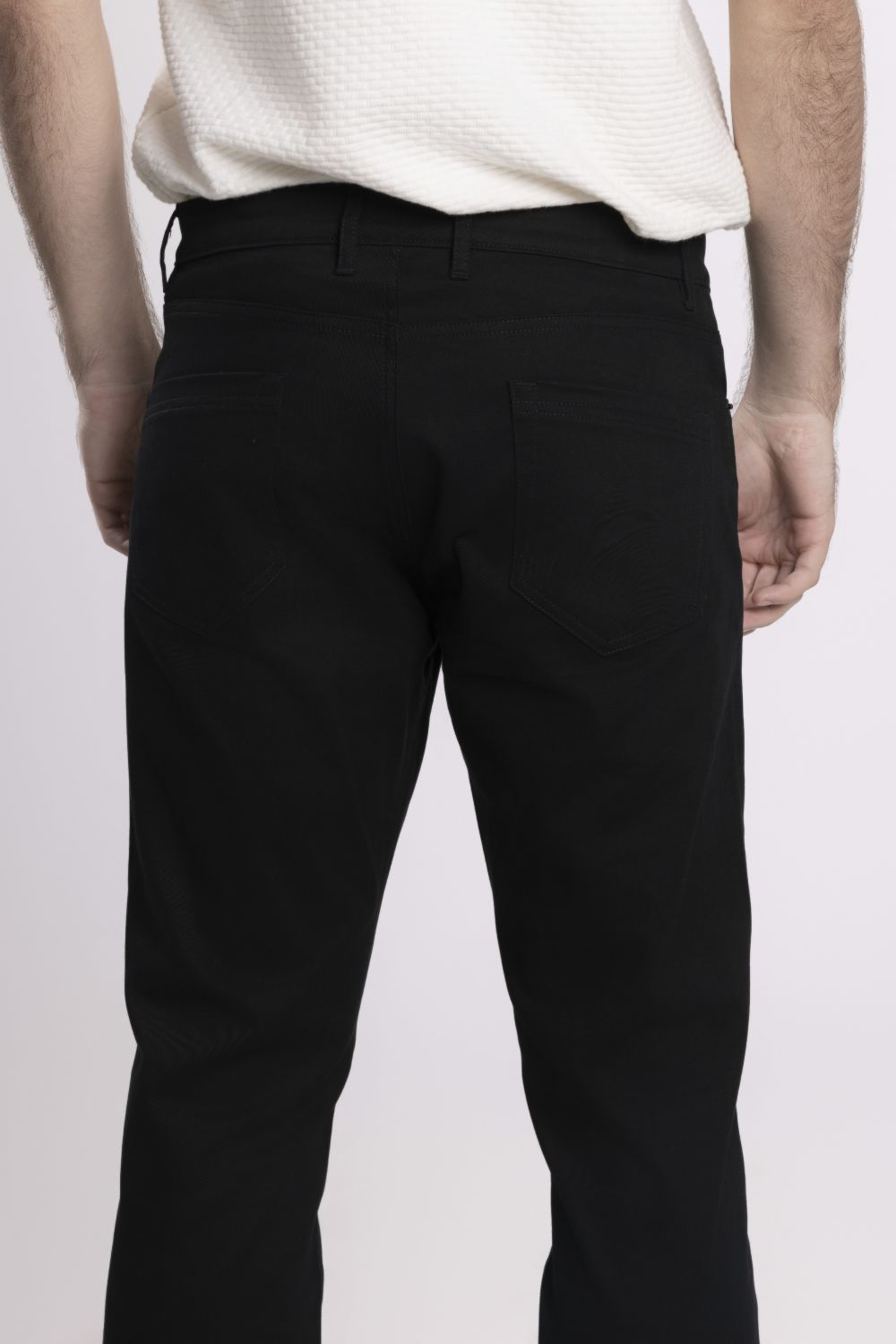 MOC - Celana Panjang Denim Pria Vitus - Black