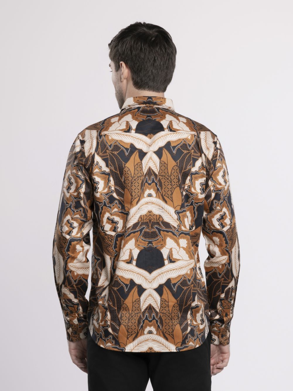 MOC Kemeja Batik Lengan Panjang Pria JANITRA-BROWN