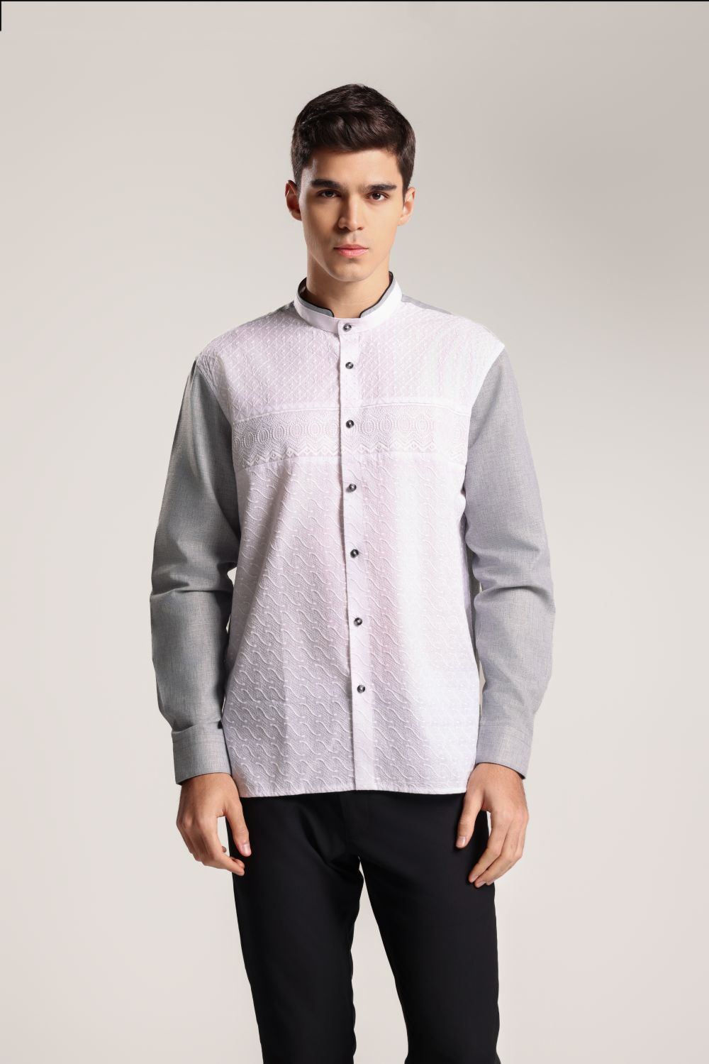MOC - Kemeja Koko Lengan Panjang Pria Akram - White