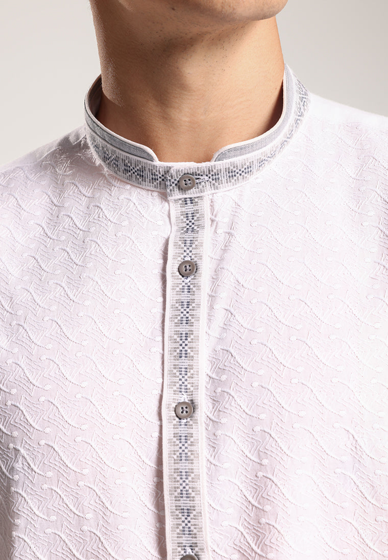 MOC Kemeja Koko Lengan Panjang Pria Arwa - White