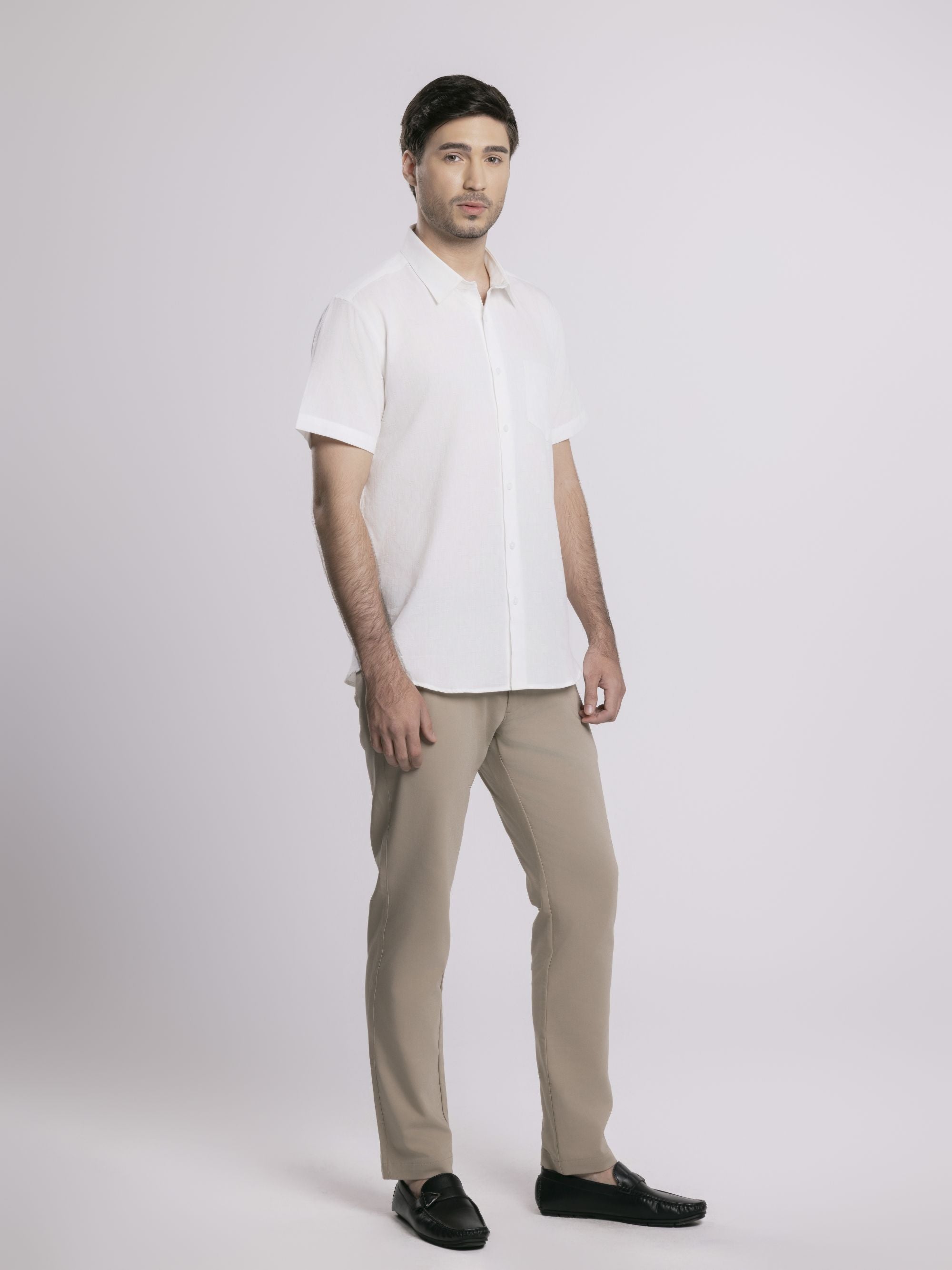 MOC - Kemeja Lengan Pendek Pria Riley - White