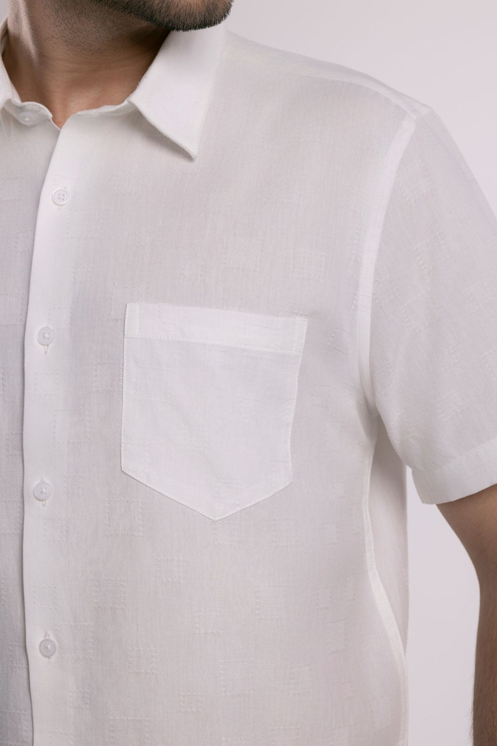 MOC - Kemeja Lengan Pendek Pria Riley - White