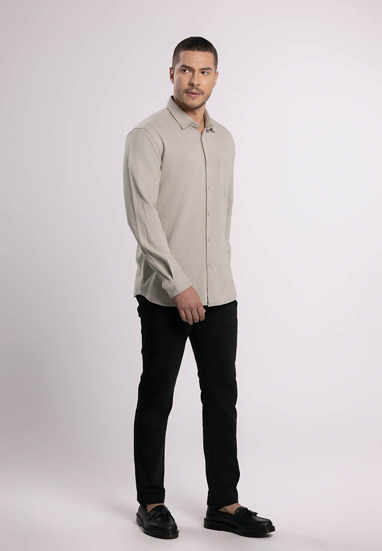 MOC - Kemeja Polos Pria Lengan Panjang Skye - Light Green