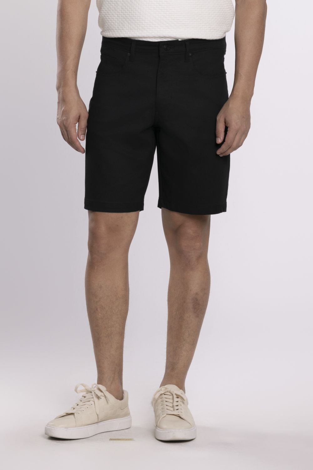 MOC - Celana Pendek Pria Bermuda Vincent - Black