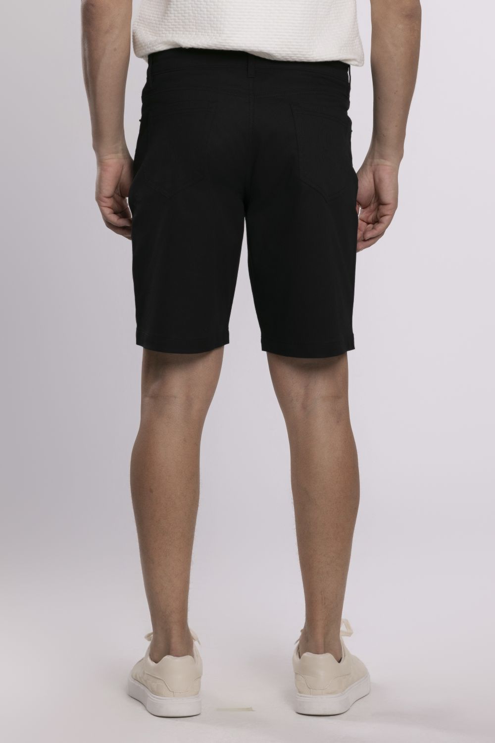MOC - Celana Pendek Pria Bermuda Vincent - Black