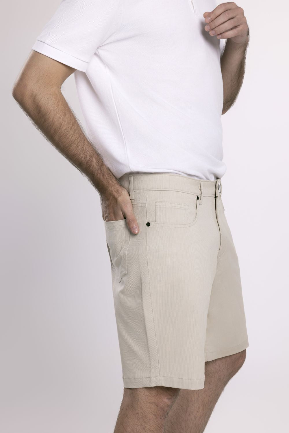 MOC - Celana Pendek Pria Bermuda Vincent - Light Khaki