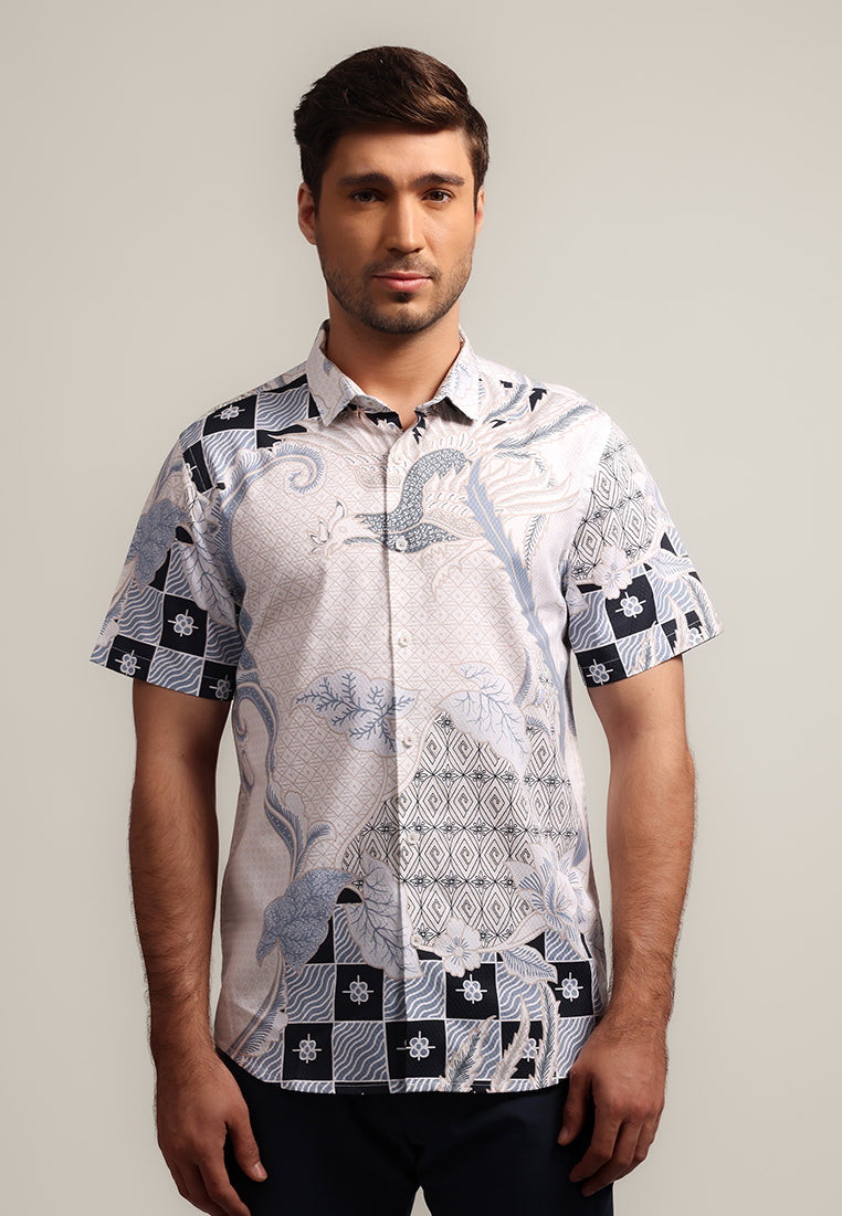 MOC - Kemeja Batik Pria Lengan Pendek Ugrasena - White