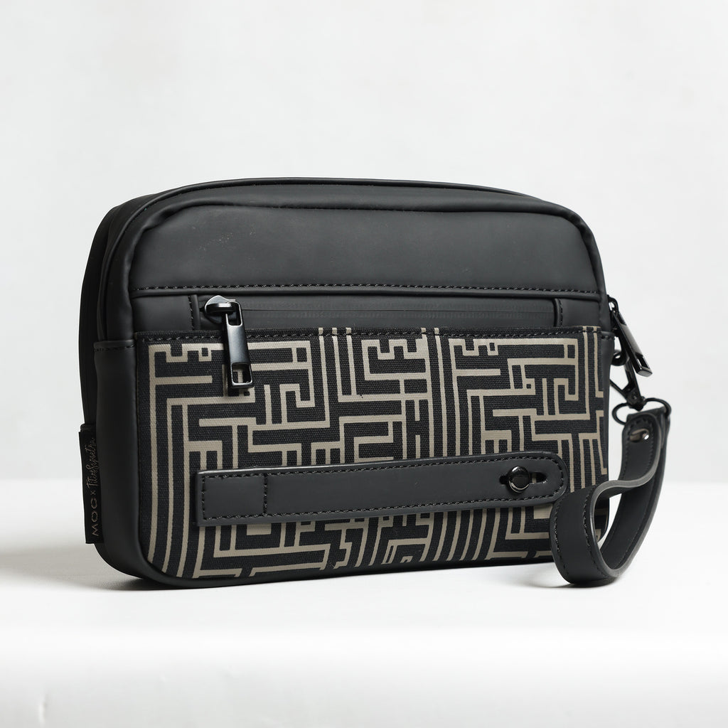 MOC x Tities Sapoetra Clutch Bag Beagle - Black