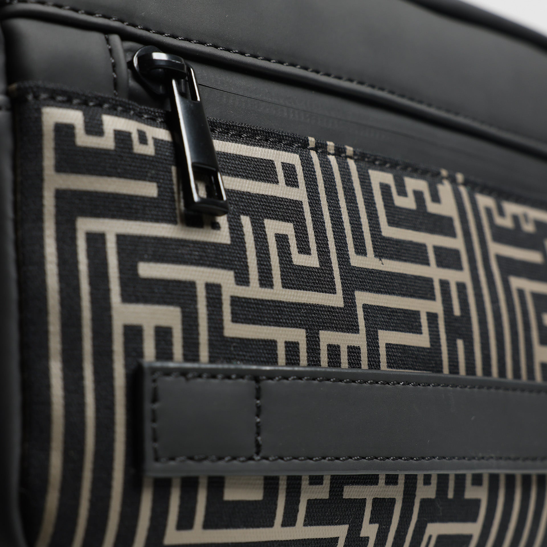 MOC x Tities Sapoetra Clutch Bag Beagle - Black