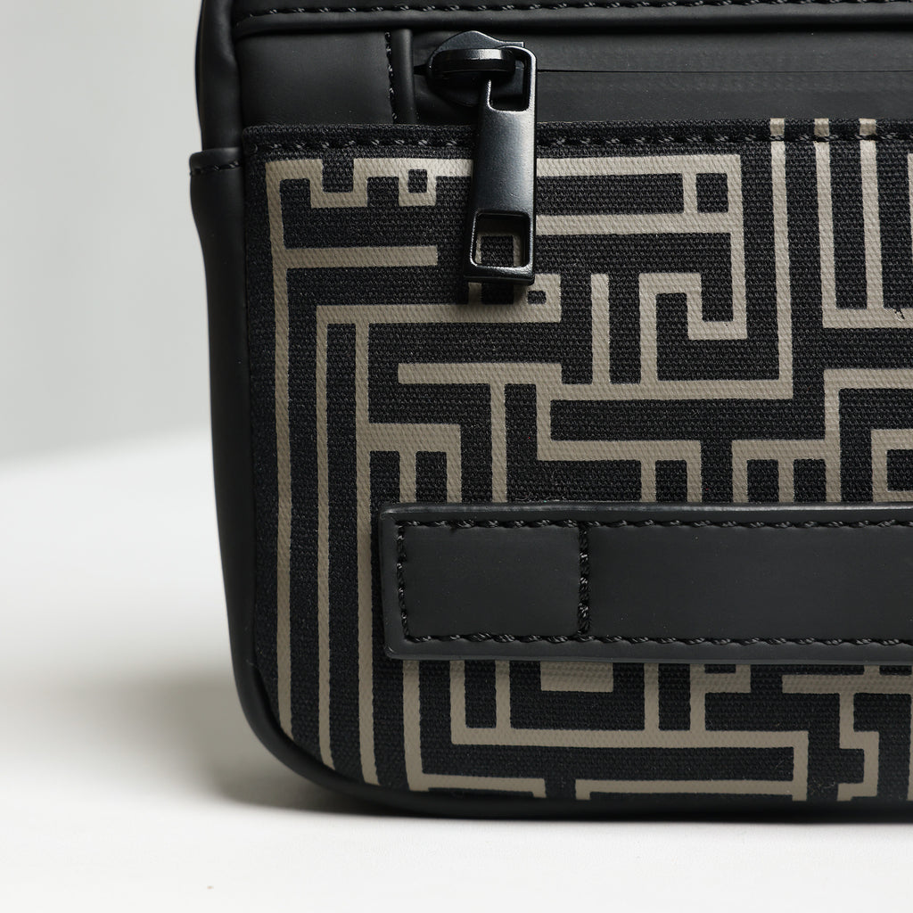 MOC x Tities Sapoetra Clutch Bag Beagle - Black