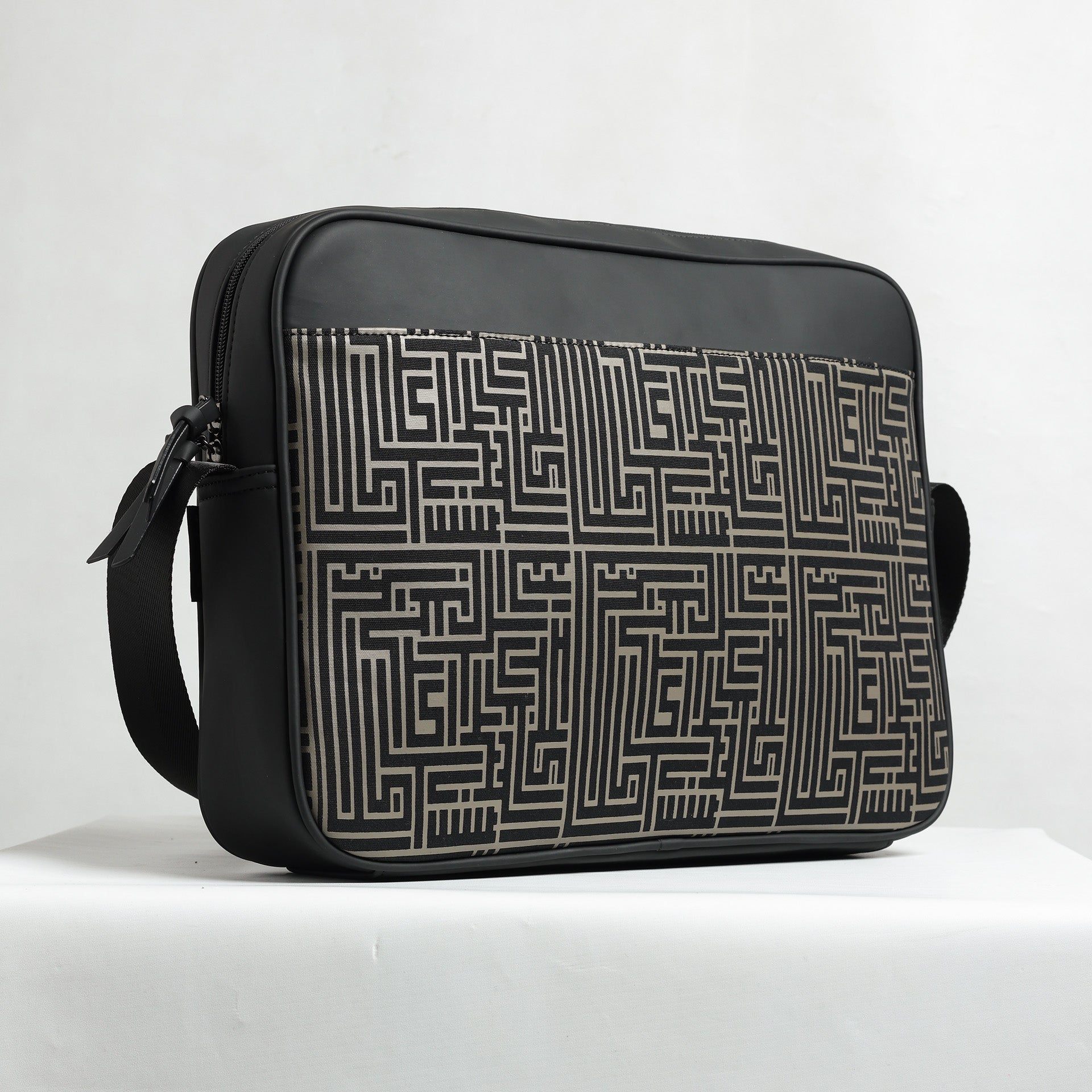 MOC x Tities Sapoetra Laptop Bag Damian - Black