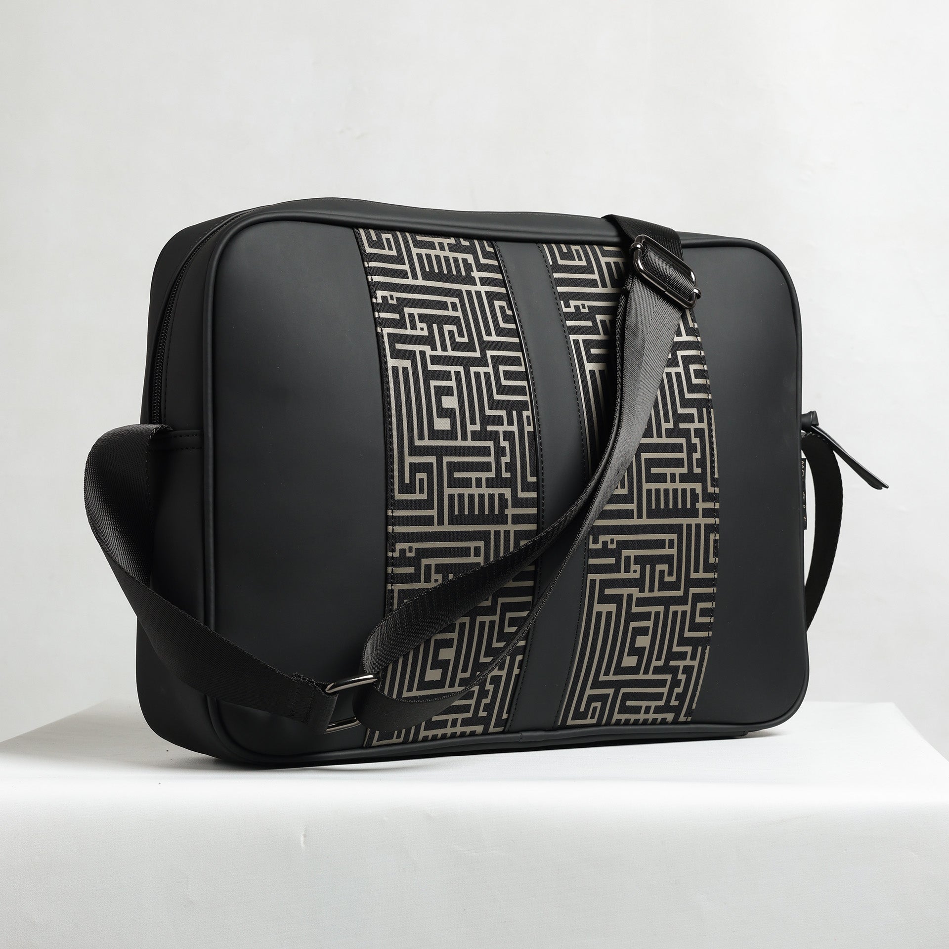 MOC x Tities Sapoetra Laptop Bag Damian - Black
