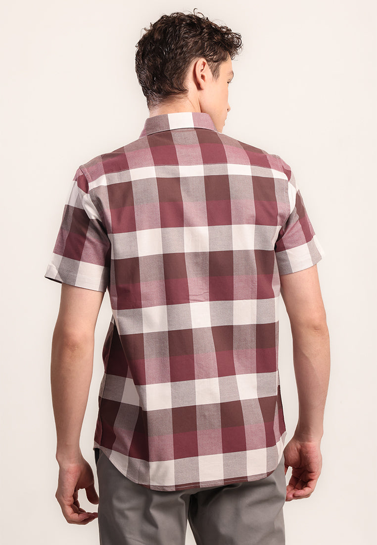 MOC - Kemeja Kotak-kotak Pria Lengan Pendek Daniel - Maroon