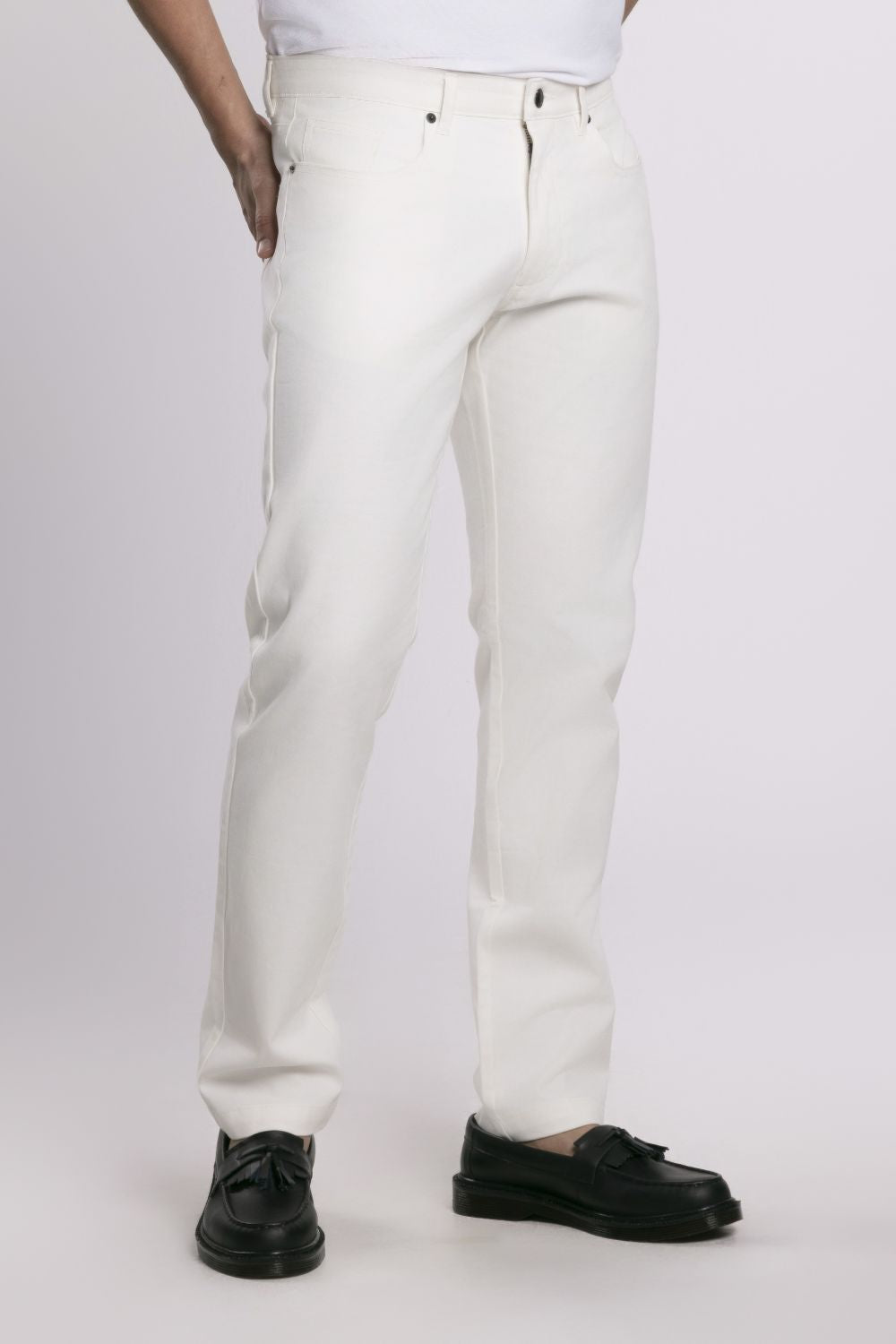MOC - Celana Panjang Denim Pria Vitus - White