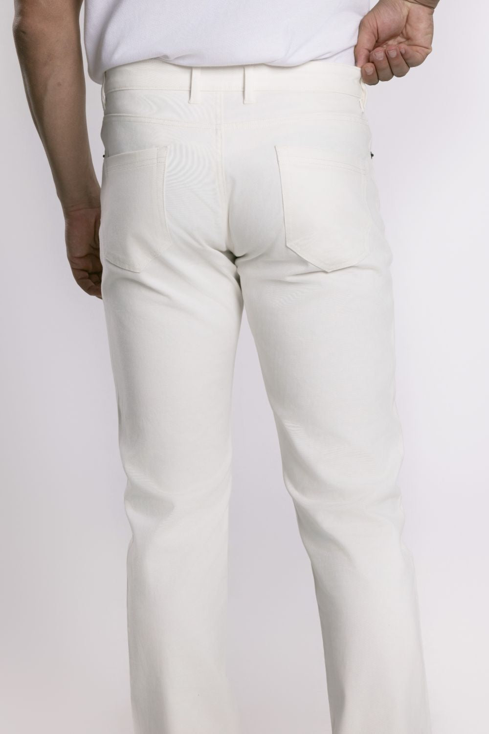 MOC - Celana Panjang Denim Pria Vitus - White