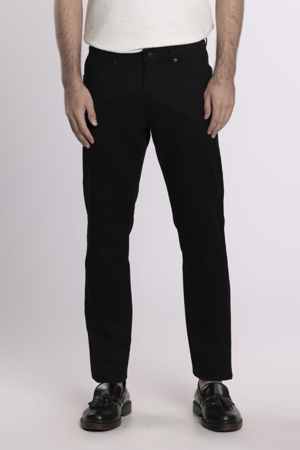 MOC - Celana Panjang Denim Pria Vitus - Black