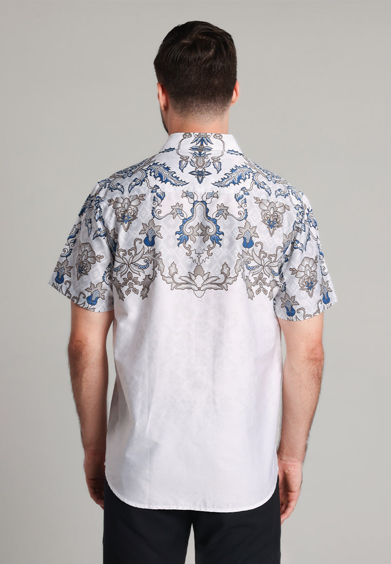 MOC - Kemeja Batik Pria Lengan Pendek Kartanegara - White