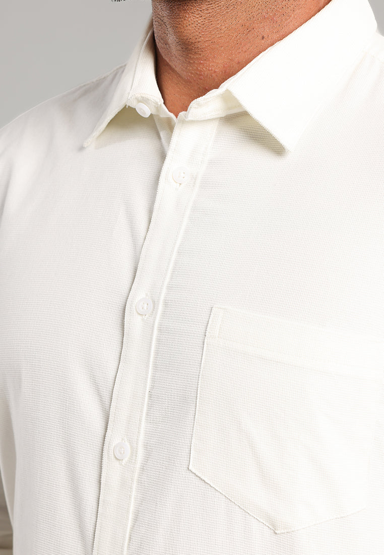 MOC - Kemeja Corduroy Pria Lengan Panjang Olson - Offwhite