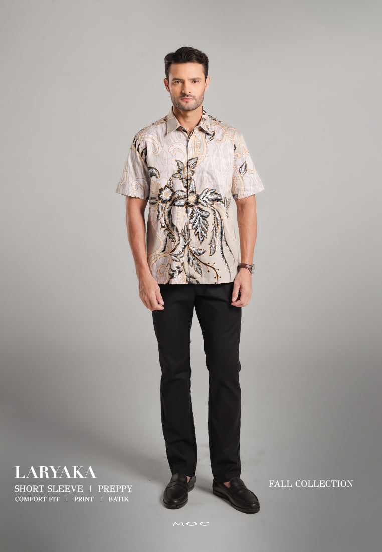 MOC Kemeja Batik Pria Lengan Pendek Laryaka - Khaki