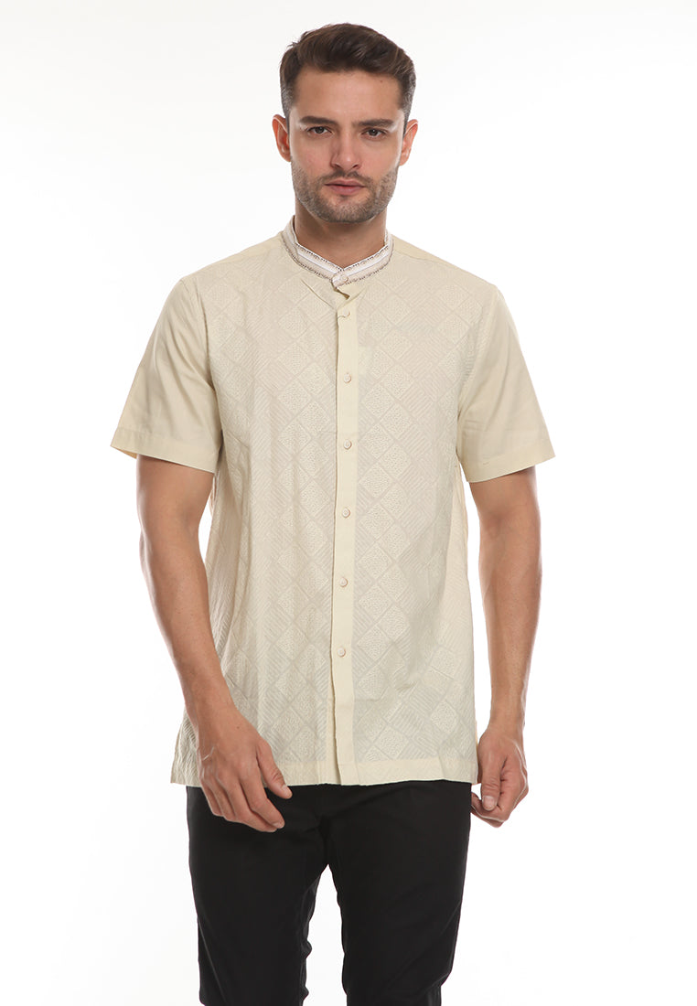MOC Kemeja Koko Lengan Pendek Pria Modern Fit FUFASSI-KHAKI