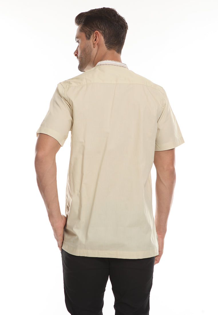 MOC Kemeja Koko Lengan Pendek Pria Modern Fit FUFASSI-KHAKI