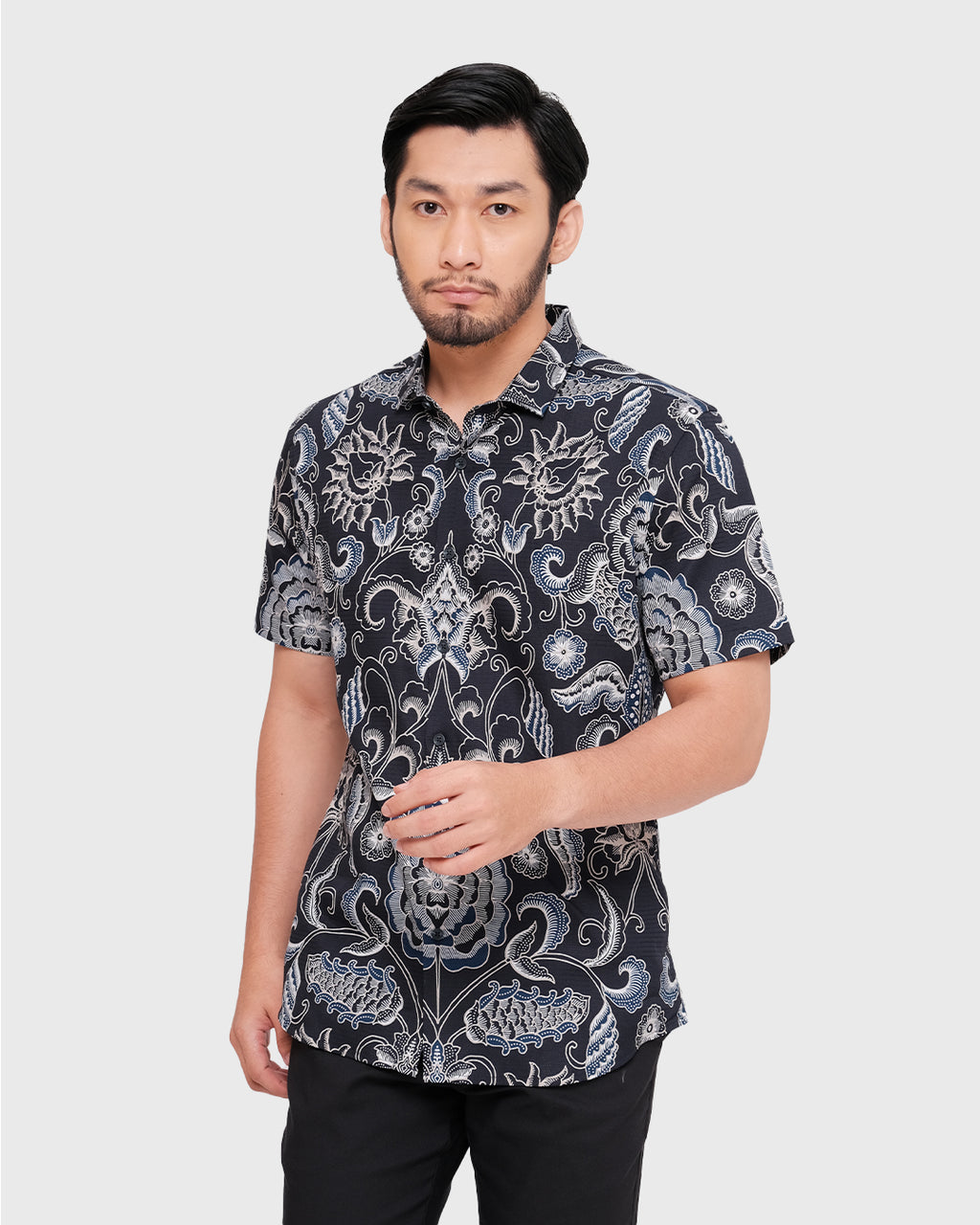 MOC Kemeja Batik Lengan Pendek Pria WIKRAMA - BLACK