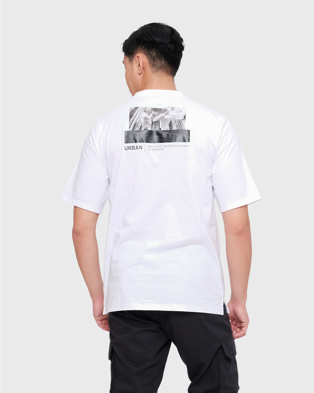 MOC Kaos Lengan Pendek Pria GILBERT - WHITE