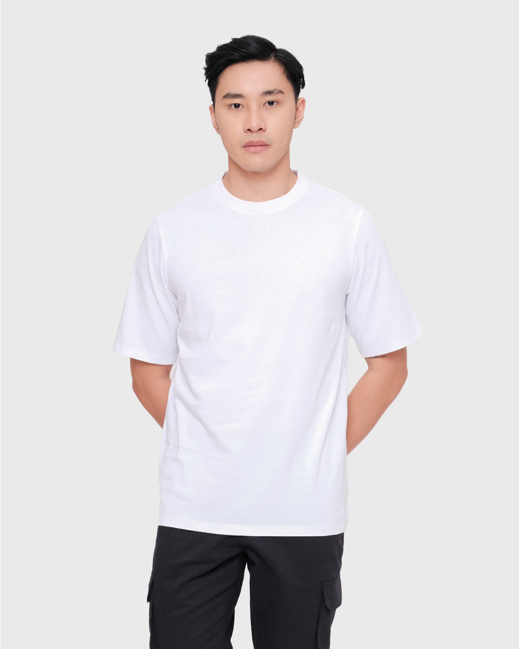 MOC Kaos Lengan Pendek Pria GILBERT - WHITE