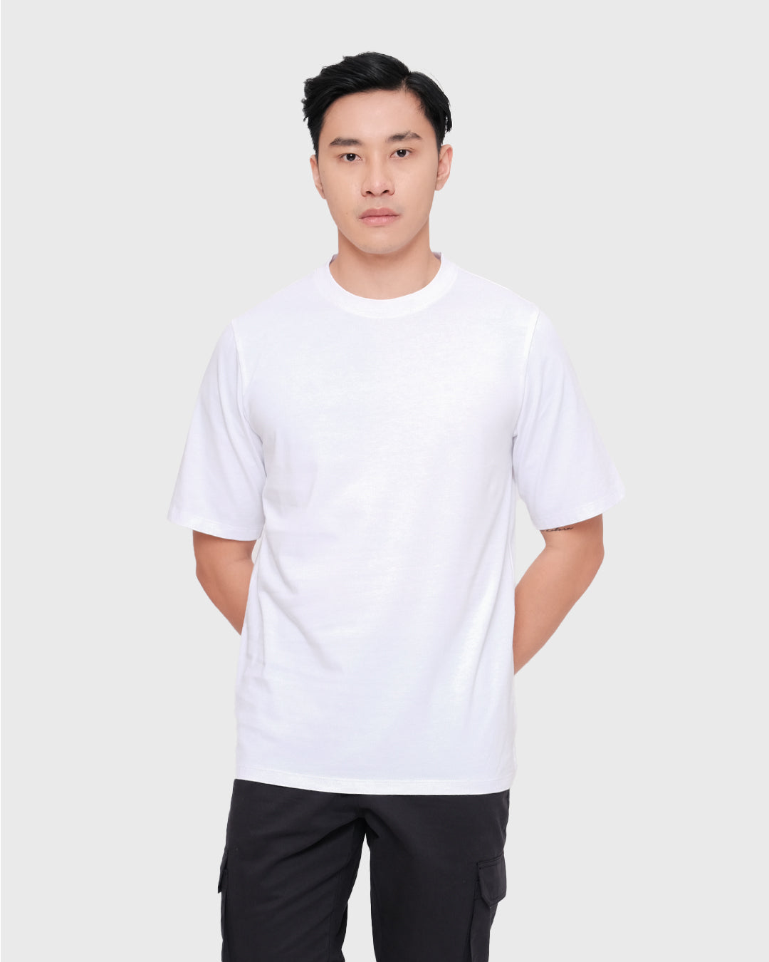 MOC Kaos Lengan Pendek Pria GILBERT - WHITE